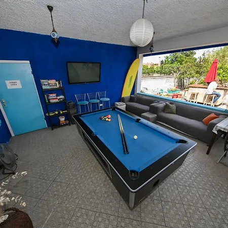 Hostel The Lazy Monkey & Zára