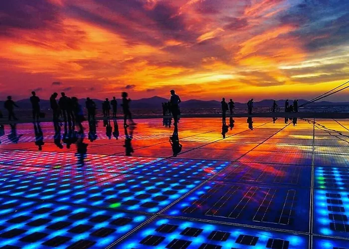 Hostel The Lazy Monkey & Zára