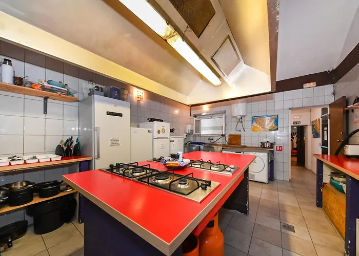 The Lazy Monkey & Hostel Zára