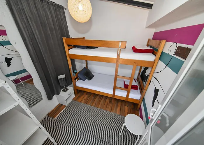 The Lazy Monkey & * Задар