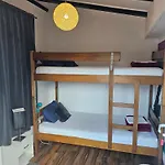 ホステル The Lazy Monkey &