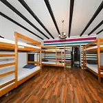 The Lazy Monkey & Auberge de jeunesse *