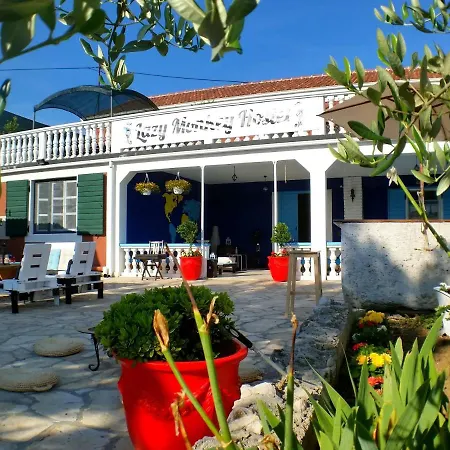 The Lazy Monkey & Vandrerhjem Zadar