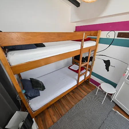 Hostel The Lazy Monkey &