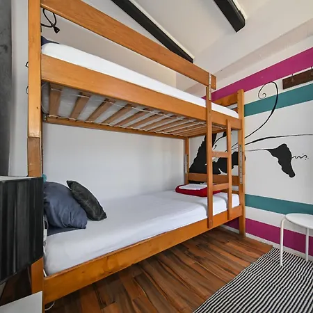 Hostel The Lazy Monkey & Zadar