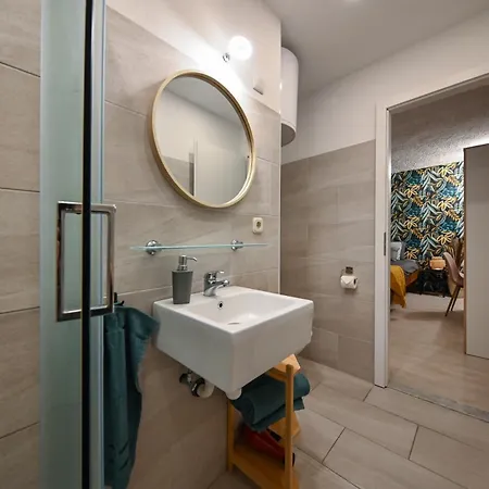 The Lazy Monkey & Hostel Zadar