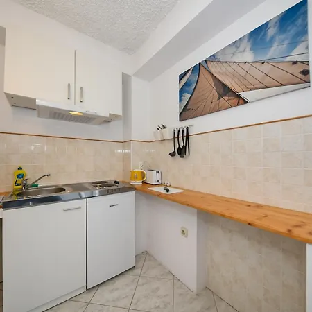 The Lazy Monkey & Vandrerhjem Zadar