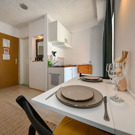 The Lazy Monkey & Zadar