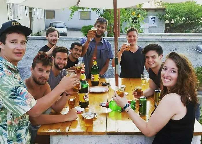 The Lazy Monkey & Hostal Zadar