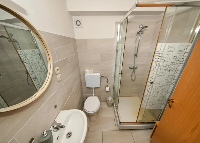 The Lazy Monkey & Hostal